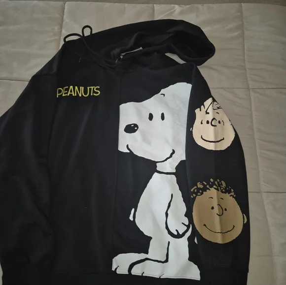 Black Hoodie-Peanuts - Picture 4 of 4